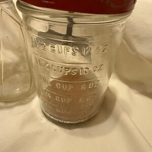 🥜 Vintage Hazel Atlas Glass Nut Chopper & Measuring Jar – Red Metal Lid